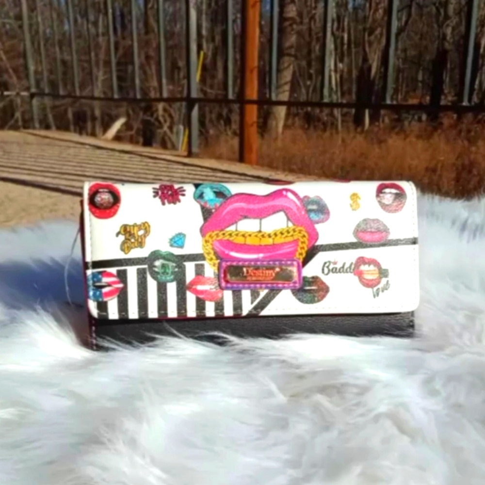 Brand New Wallets